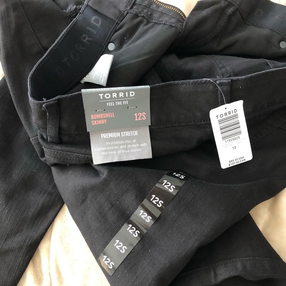 Bombshell Skinny Jeans in black stretchy material by Torrid. Brand new! - Picture 6 of 8
